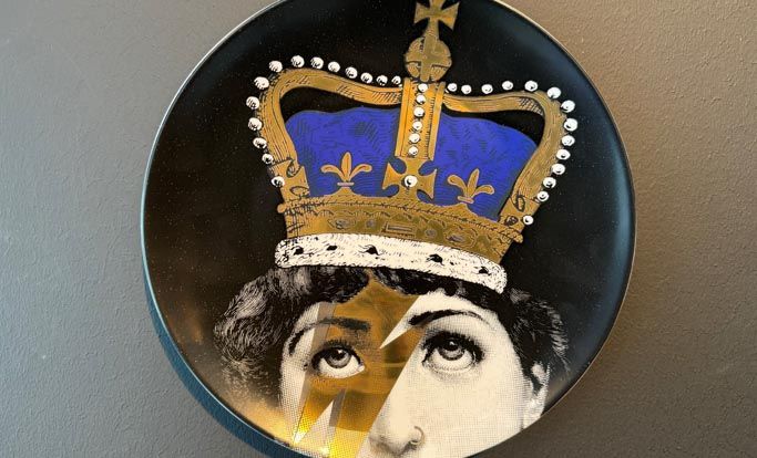 teller n° 389 the crown . with gold and blue